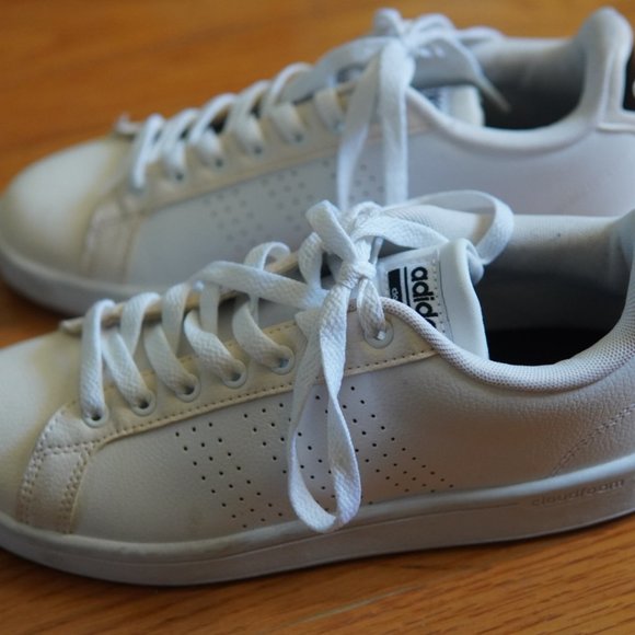 Women's Adidas shoes - Picture 2 of 6